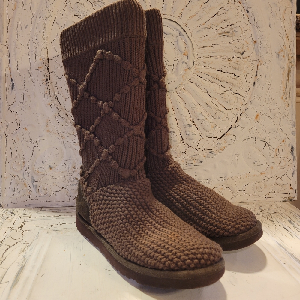 Ugg Classic Argyle Knit Boots 101 - Picture 2 of 12